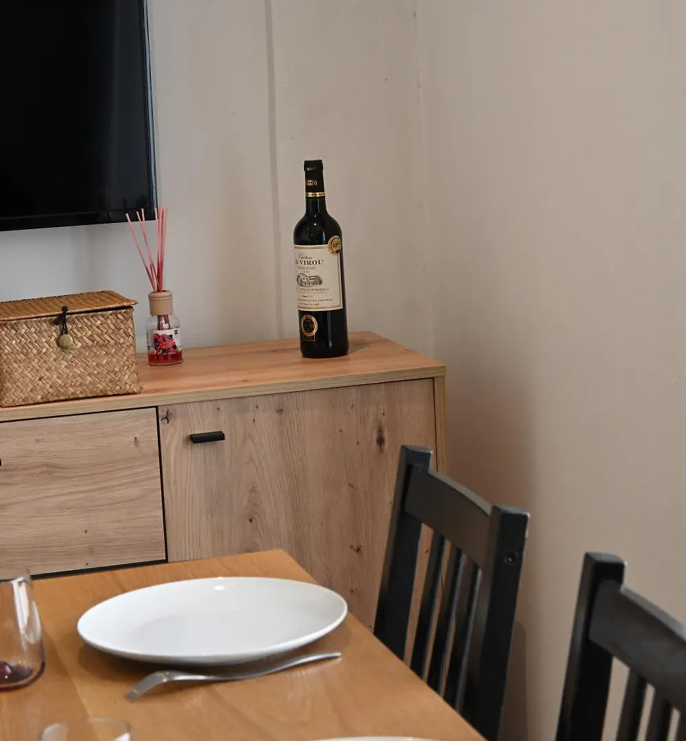 Appart Cosy Et Fonctionnel, Quartier Tres Sympa Paris 0*,
